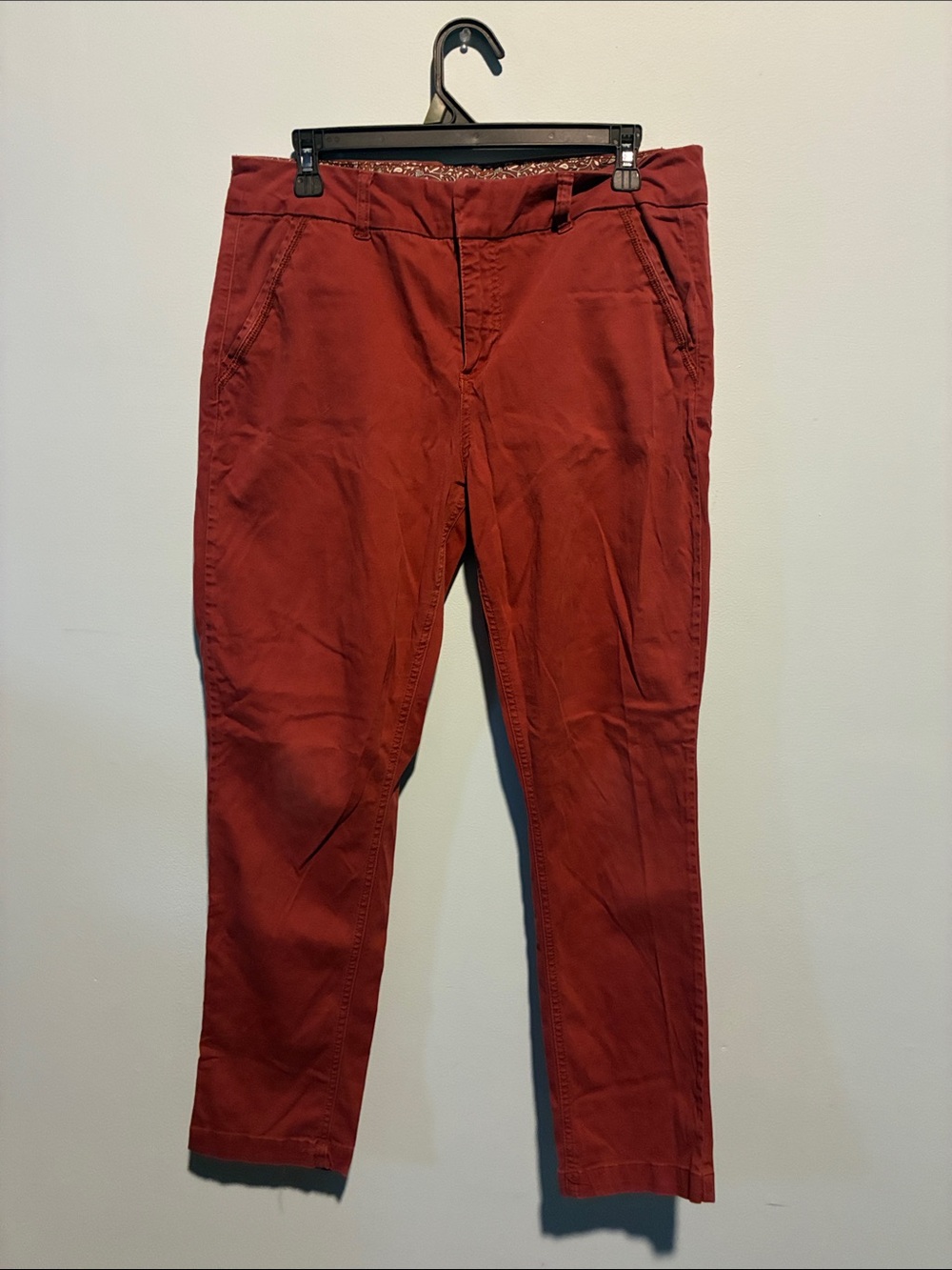 Cropped Slim Ankle Jeans in Rust Red